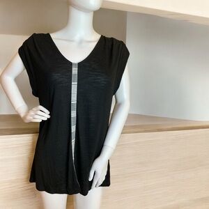 Le Sample Black V-Neck Women's Top Size Large